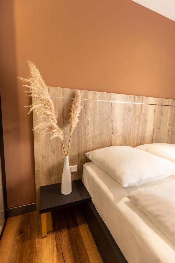 24Seven Hotel Швабах Екстериор снимка