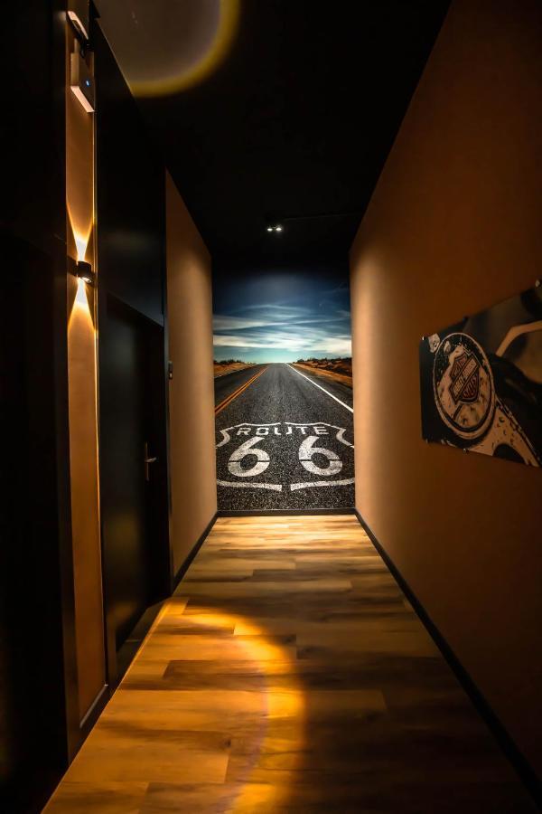 24Seven Hotel Швабах Екстериор снимка
